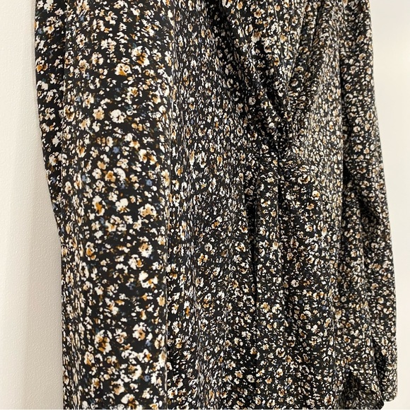 RW&Co Black Floral Front Knot Blouse Size L - Picture 7 of 8